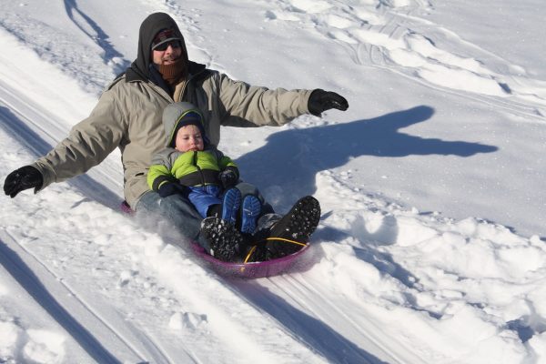 sledding-1431789_1280